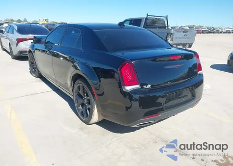 2022 Chrysler 300 S z USA, uszkodzony, nr VIN 2C3CCABG0NH177403